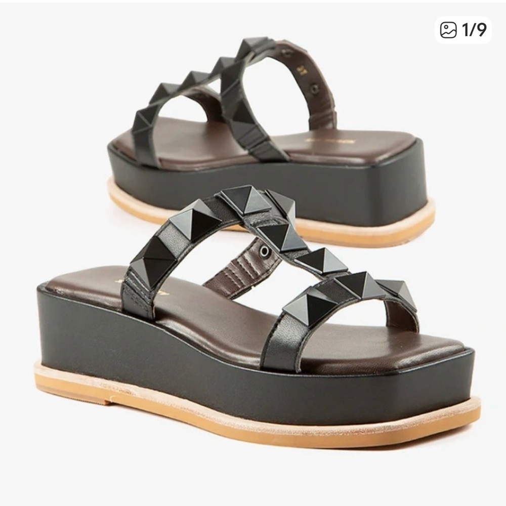Black Pyramid-Stud Platform Sandals
